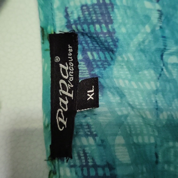 Papa Fashions Blue Green Sleeveless Button Close Summer Top - Picture 3 of 6